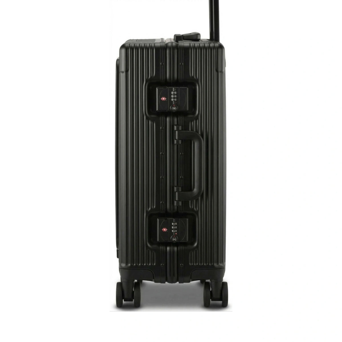 Valise en aluminium Noir vue de profil, équipée de roulettes et de serrures TSA.